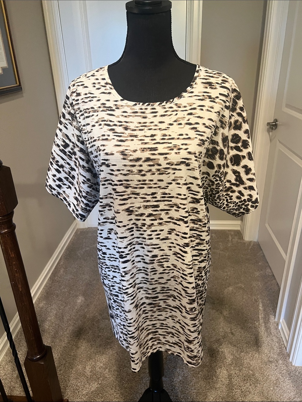 🎯 2/$5 Band of Gypsies Black and White Animal-Print Tunic Dress